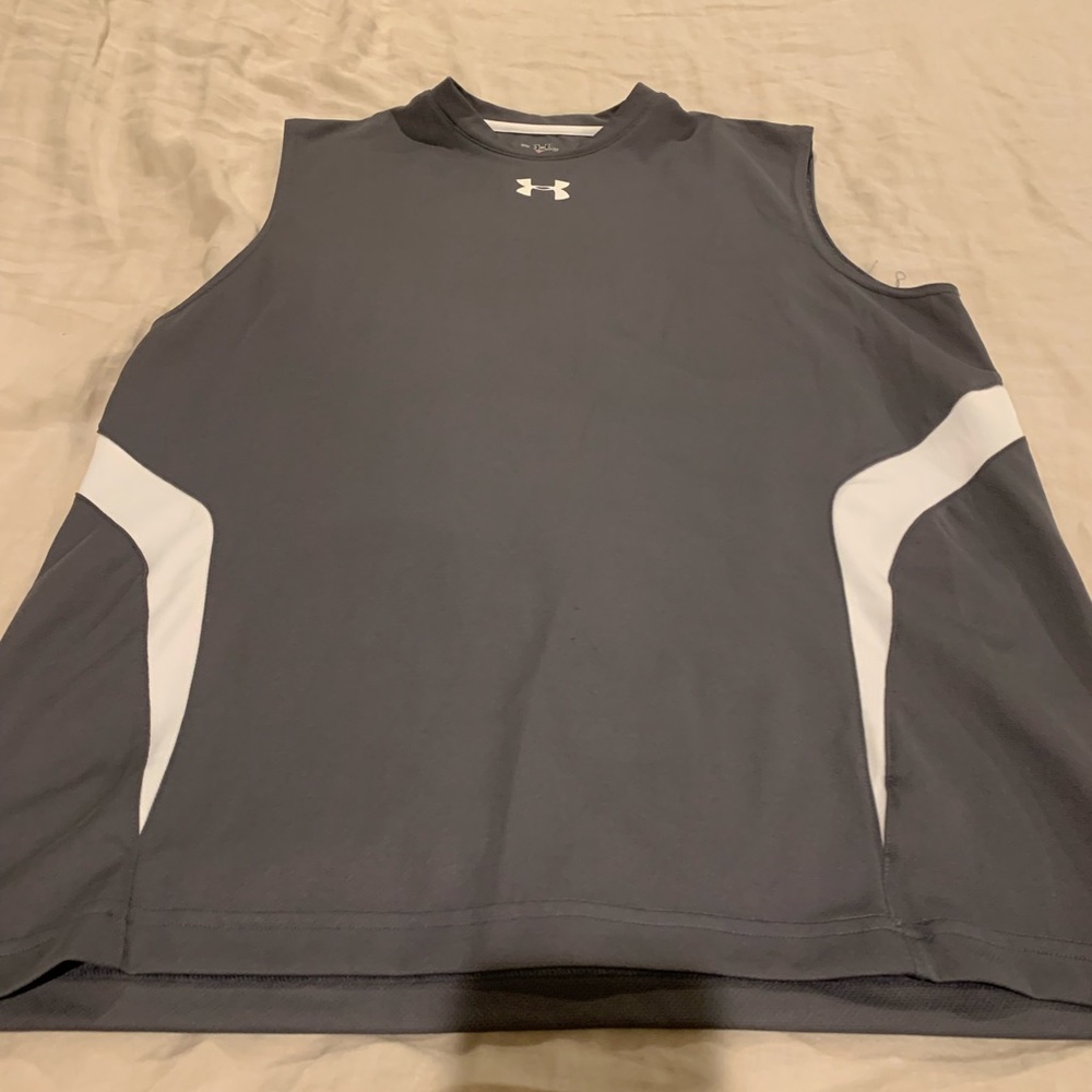 Under Armour Six shirts all in great condition. Sizes vary pls see sizes in pics